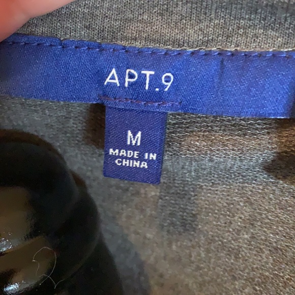 Apt 9 Mock Layer Top M - Picture 7 of 7